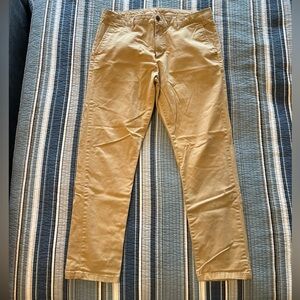 Men’s Khaki Chino Pants